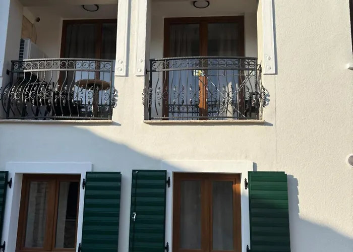 House Sela Vrata