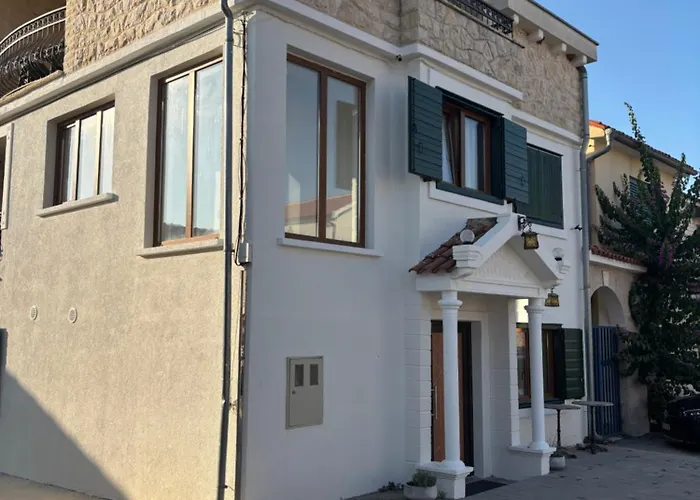 House Sela Vrata 度假居 *